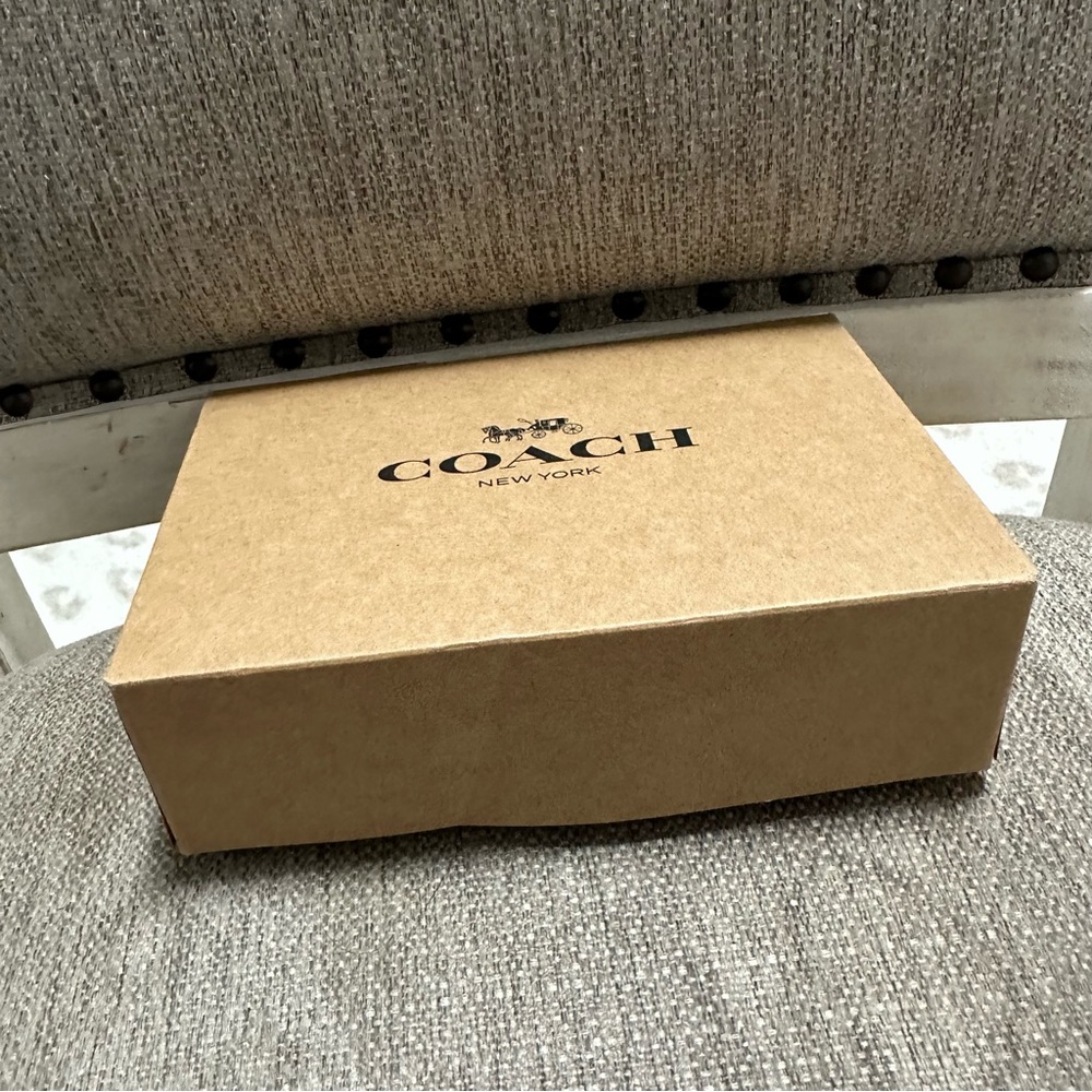 3 coach wallet boxes🥳🥳❌❌ - Picture 3 of 4
